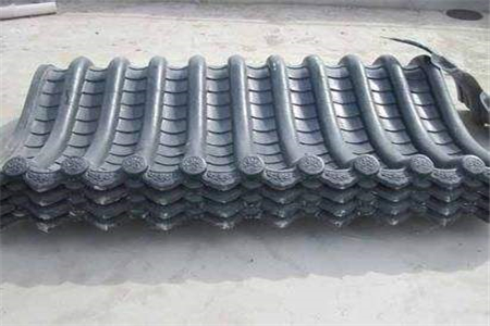 100平方鋪樹(shù)脂瓦要多少錢(qián)？平改坡的樹(shù)脂瓦是怎樣安裝的？